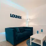 Exclusive 2-Room Souterrain Apartment