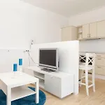 Exclusive 2-Room Souterrain Apartment