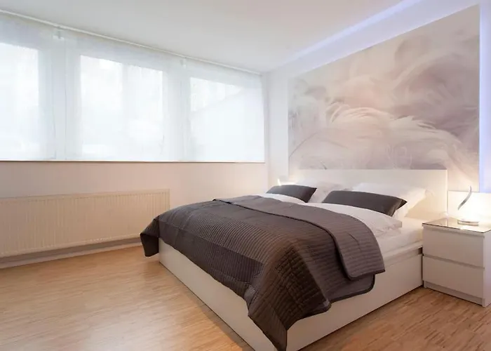 Exclusive 2-Room Souterrain Apartment