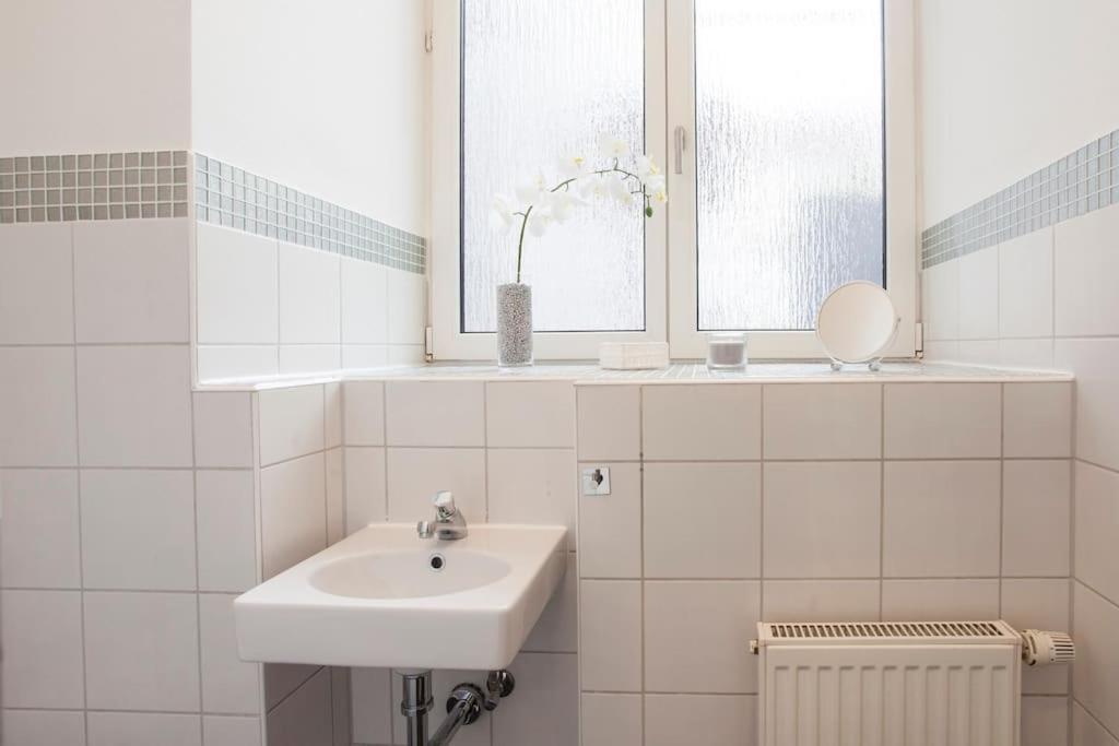 Apartment Exclusive 2-room Souterrain *