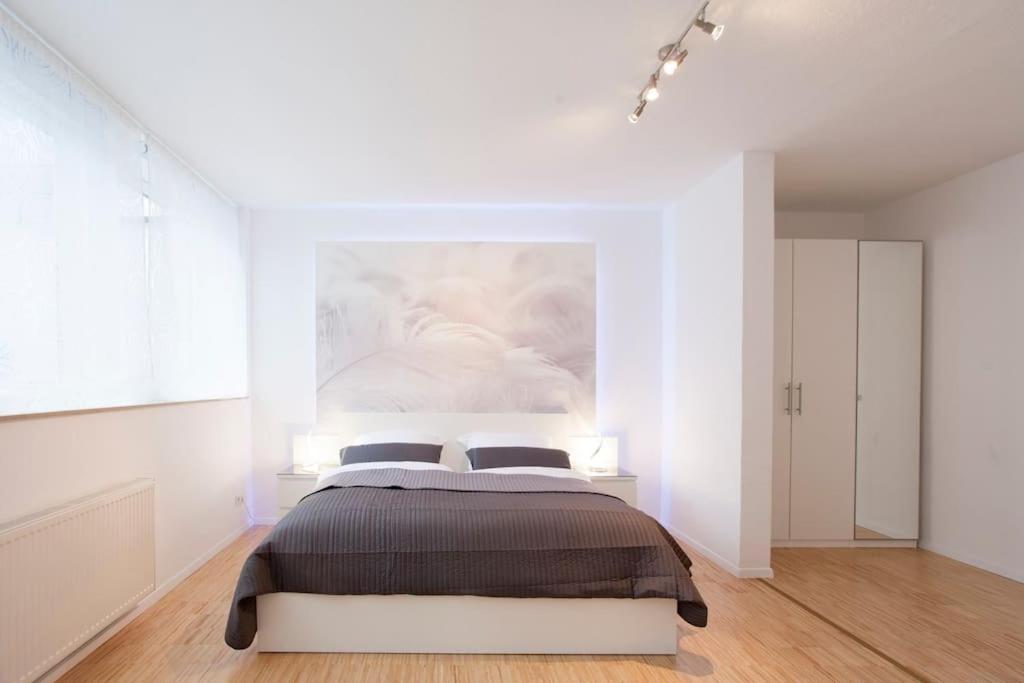 Exclusive 2-room Souterrain Apartment