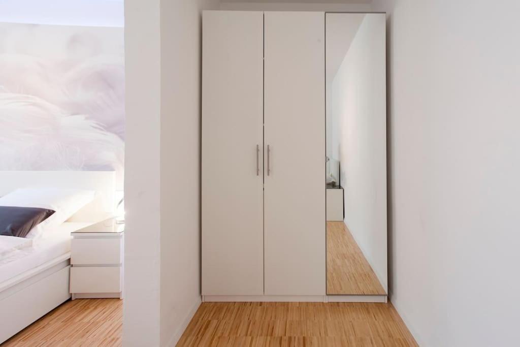 Exclusive 2-room Souterrain *